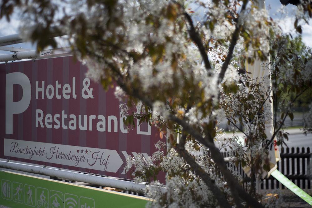 Rennsteighotel Herrnberger Hof นอยเฮาส์ อัม เรนน์เว็ก ภายนอก รูปภาพ