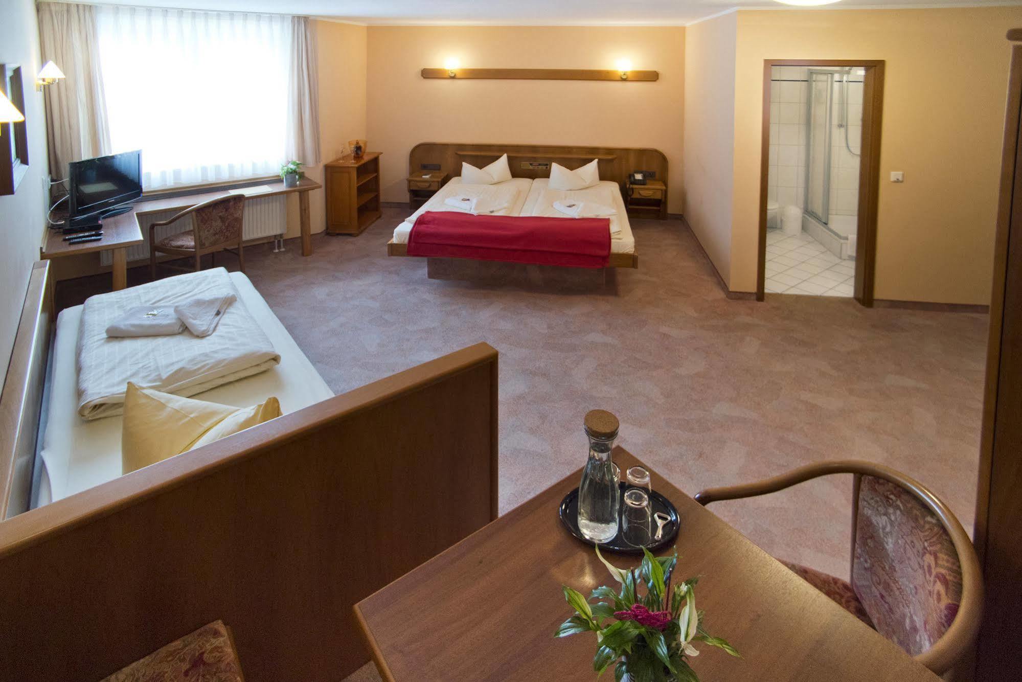 Rennsteighotel Herrnberger Hof นอยเฮาส์ อัม เรนน์เว็ก ภายนอก รูปภาพ