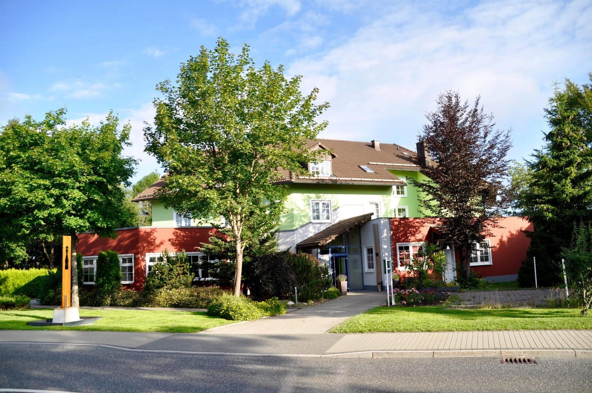 Rennsteighotel Herrnberger Hof นอยเฮาส์ อัม เรนน์เว็ก ภายนอก รูปภาพ